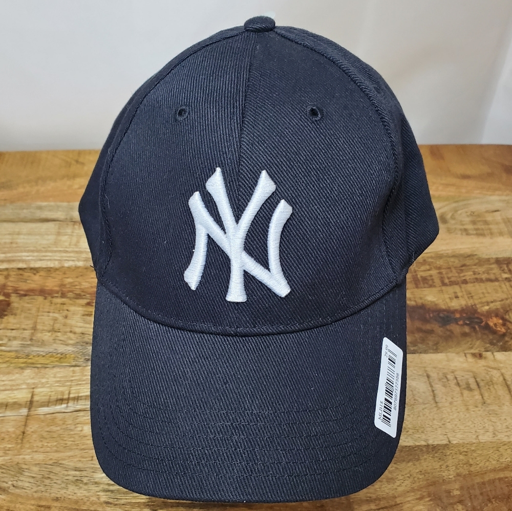 New Twins Enterprise, Inc. Blk Yankees Strapback